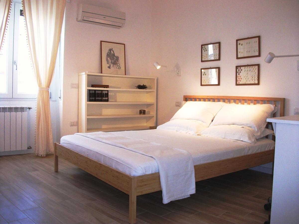 Bright Apartment Cagliari Buitenkant foto